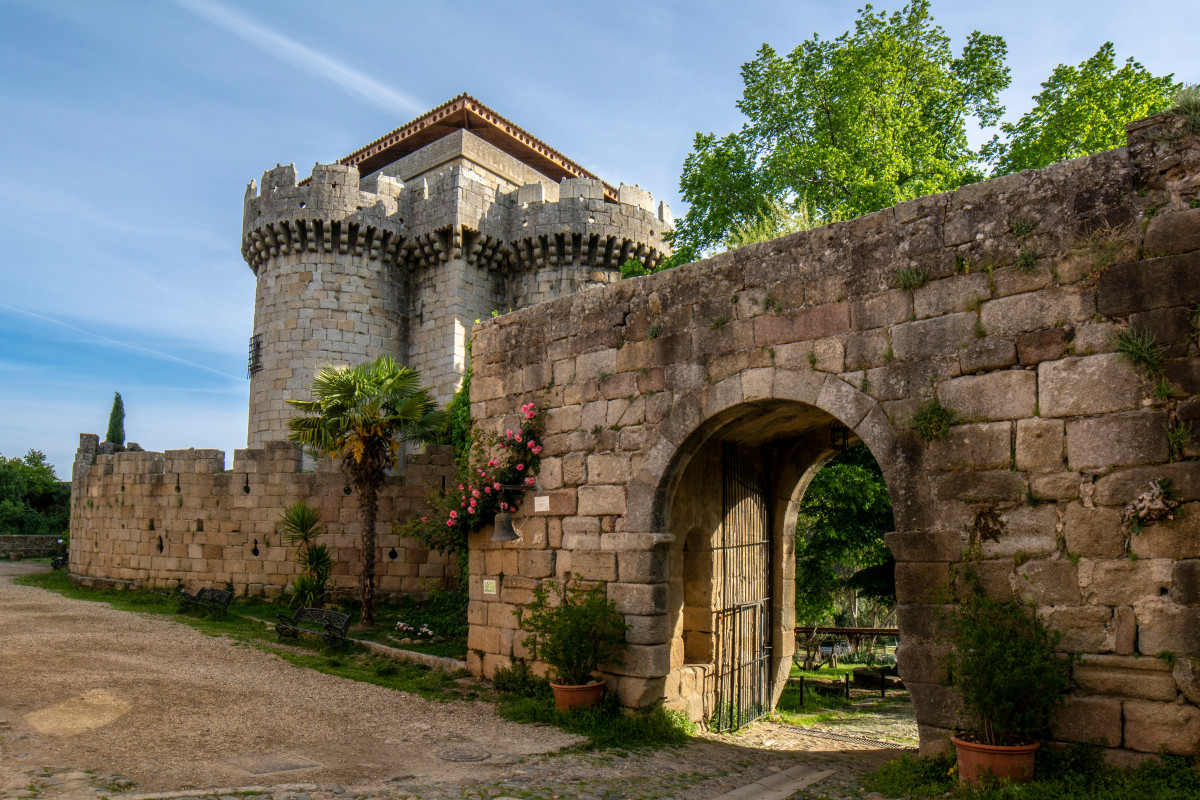 012 013  Castillo de Granadilla. Foto Dolores Giru00e1ldez. shutterstock 1146006593