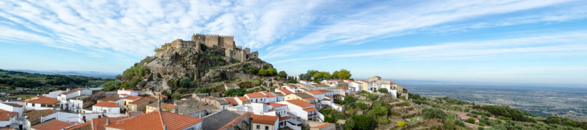 094 095.  Panorámica de Montanchez. foto Turismo Montánchez 1536x342