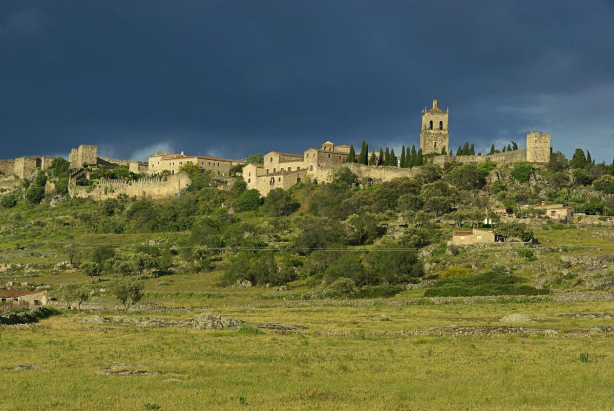 070 071.  Panoru00e1mica de Trujillo.. Foto Liane M. shutterstock 35587060 1291x864