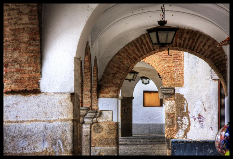 086 087.  Arcos en la plaza de Zafra. Foto Mopodel 1265x864