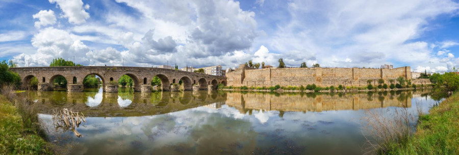 044 045  Puente Romano de Mérida. Foto Ivan Marc 1536x521