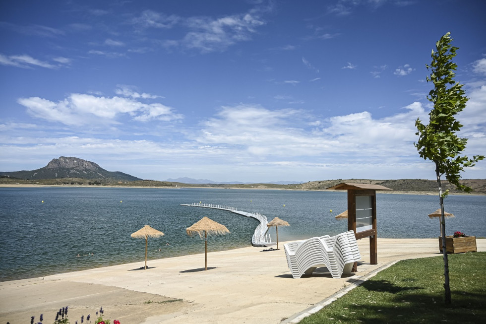 Playa con el distintivo Bandera Azul en Extremadura.